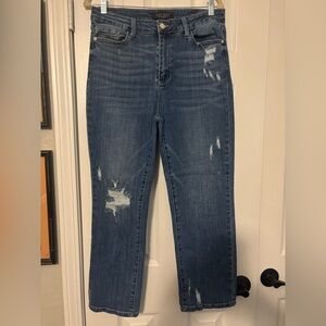 Women’s 13/31 Judy Blue - straight fit cropped Distressed Jeans Pocket Detail